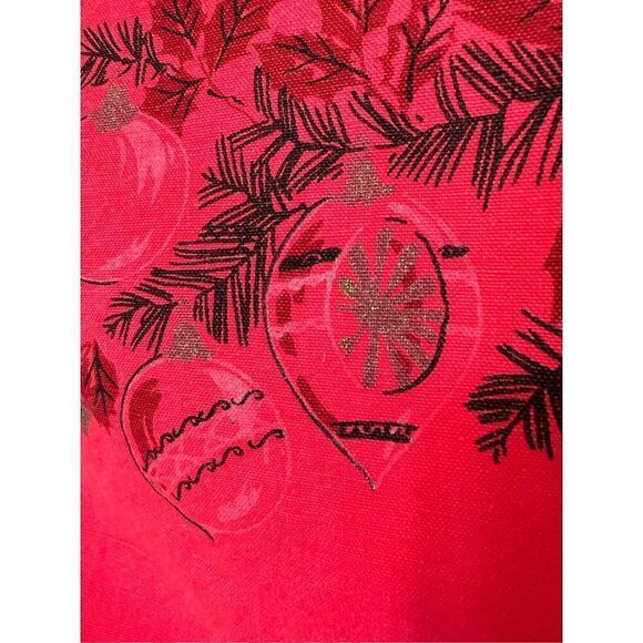 VINTAGE red cotton Christmas poinsettia tablecloth - Picture 4 of 10